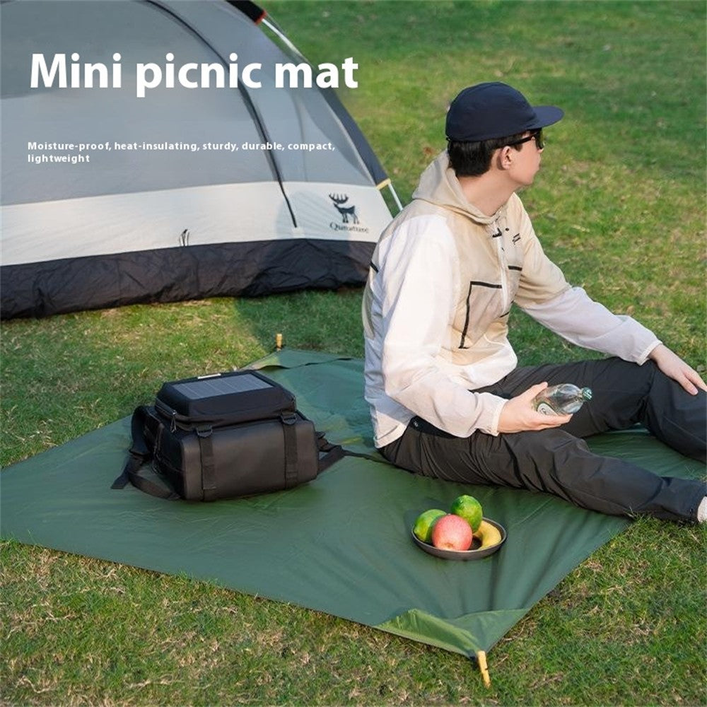QUNATURE 600073 Portable Outdoor Picnic Blanket 210T Polyester Taffeta Ground Mat with 4 Stakes and Storage Bag