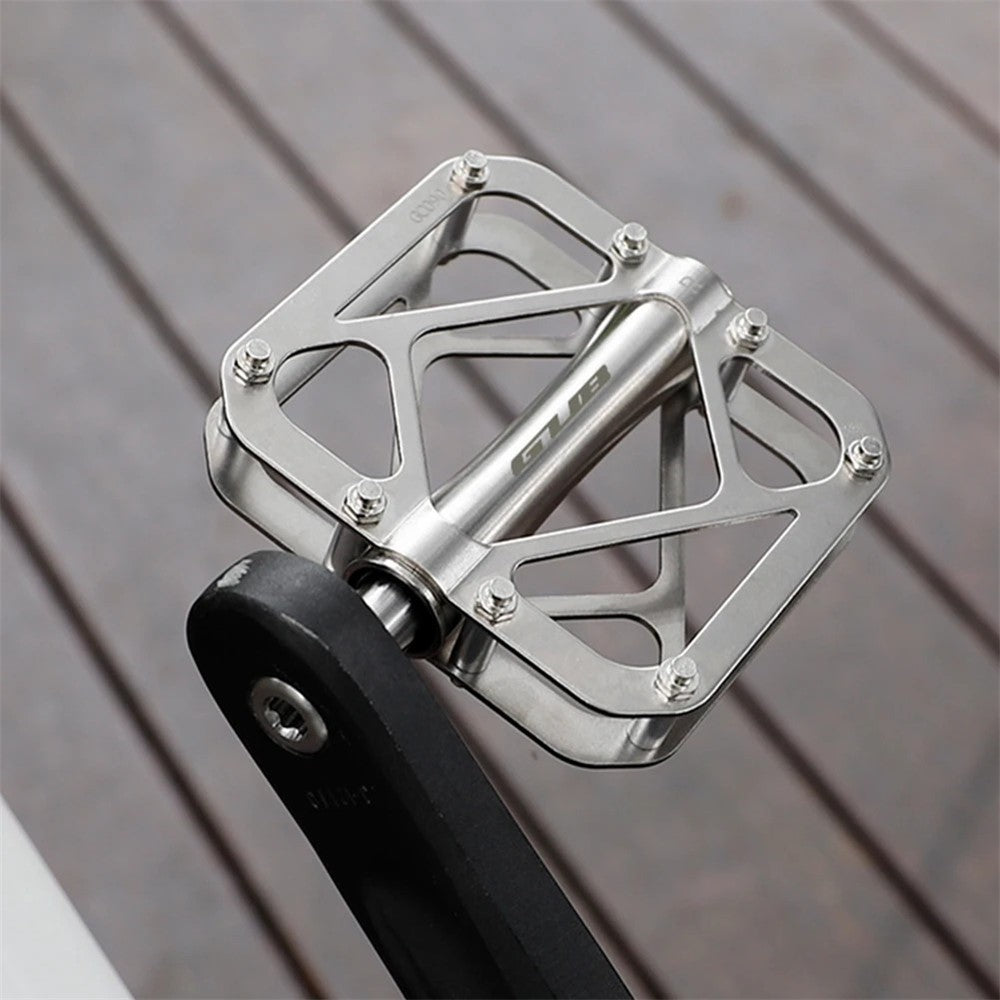 GUB GC090 1 Pair MTB Road Bicycle Anti-Slip Pedals Titanium Alloy Bike Cycling Pedals