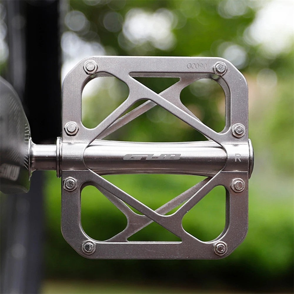 GUB GC090 1 Pair MTB Road Bicycle Anti-Slip Pedals Titanium Alloy Bike Cycling Pedals
