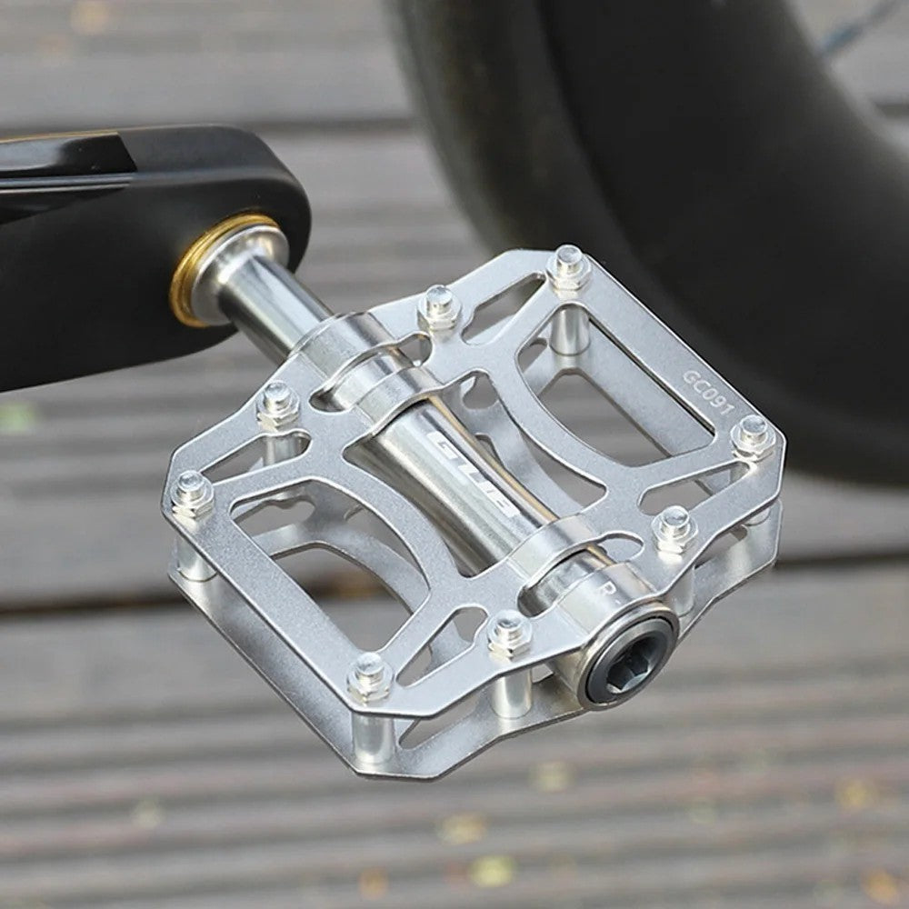 GUB GC091 1 Pair Mountain Road Bicycle Anti-Slip Pedals Titanium Alloy Hollow Out Cycling Pedals