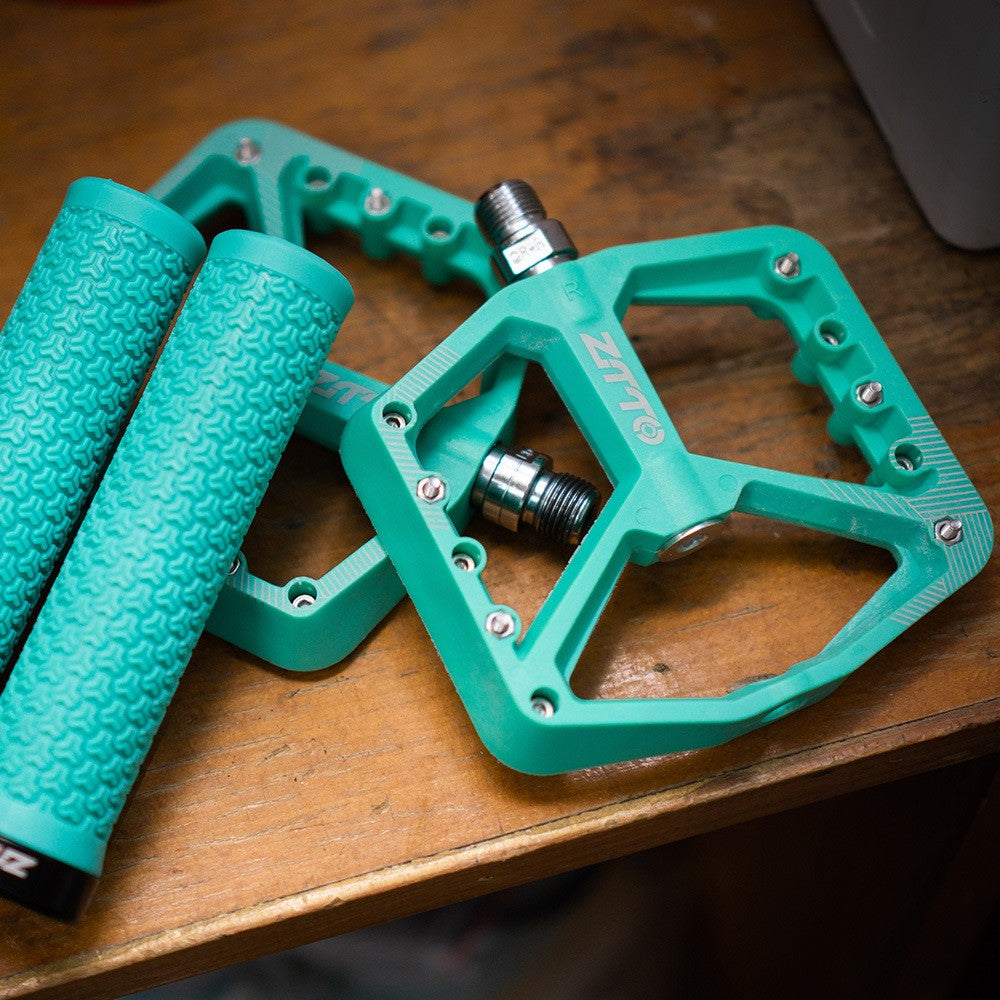 ZTTO MG005 1 Pair Mountain Road Bike Pedals Widen Anti-slip Nylon Pedals