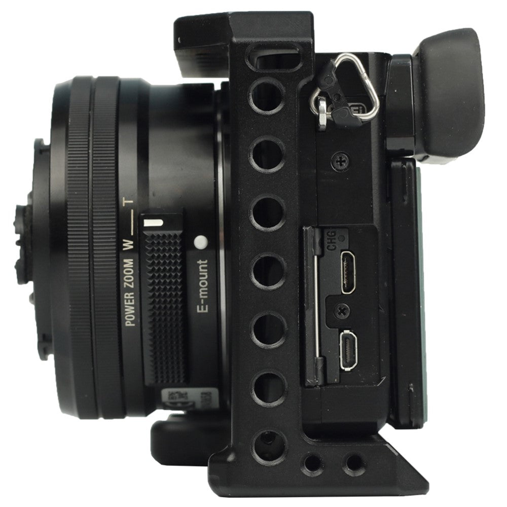 ADAI for Sony A6 SLR Camera Cage Aluminum Alloy Cold Shoe 1 / 4 Screw Hole Expansion Frame
