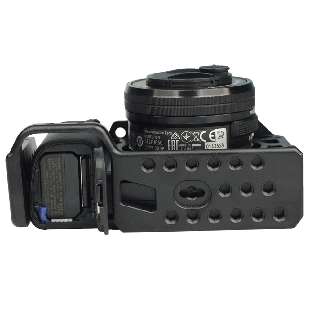 ADAI for Sony A6 SLR Camera Cage Aluminum Alloy Cold Shoe 1 / 4 Screw Hole Expansion Frame