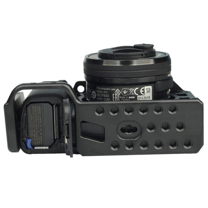 ADAI for Sony A6 SLR Camera Cage Aluminum Alloy Cold Shoe 1 / 4 Screw Hole Expansion Frame