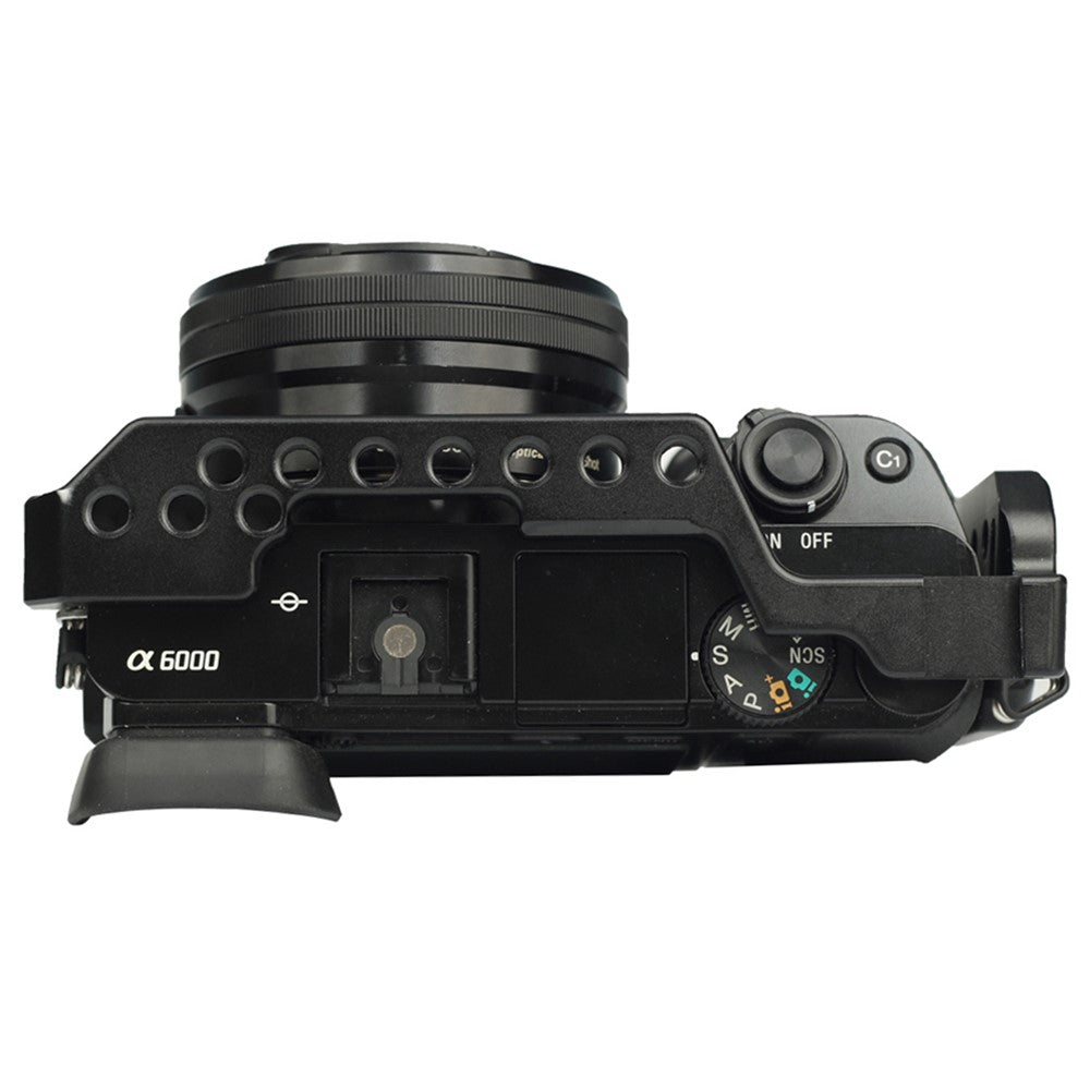 ADAI for Sony A6 SLR Camera Cage Aluminum Alloy Cold Shoe 1 / 4 Screw Hole Expansion Frame