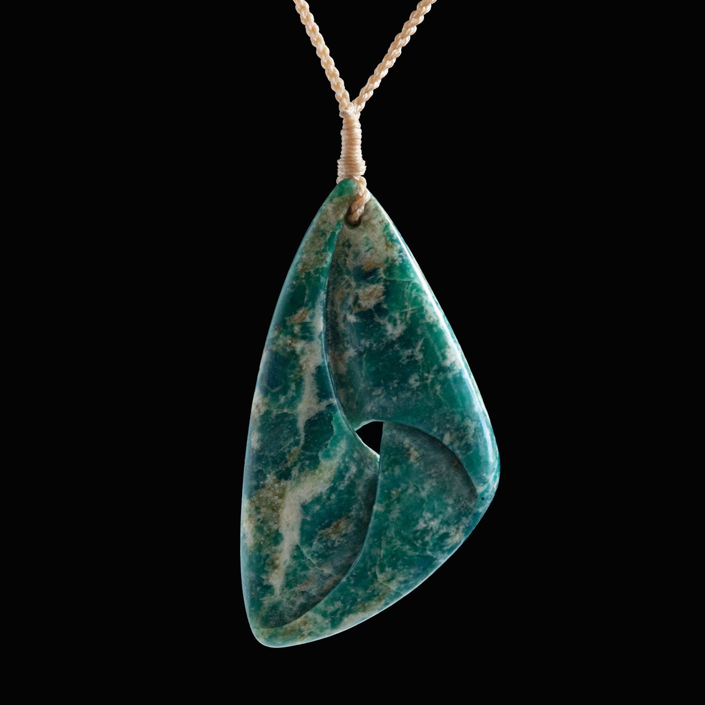 Aotea Mobius Ribbon Pendant