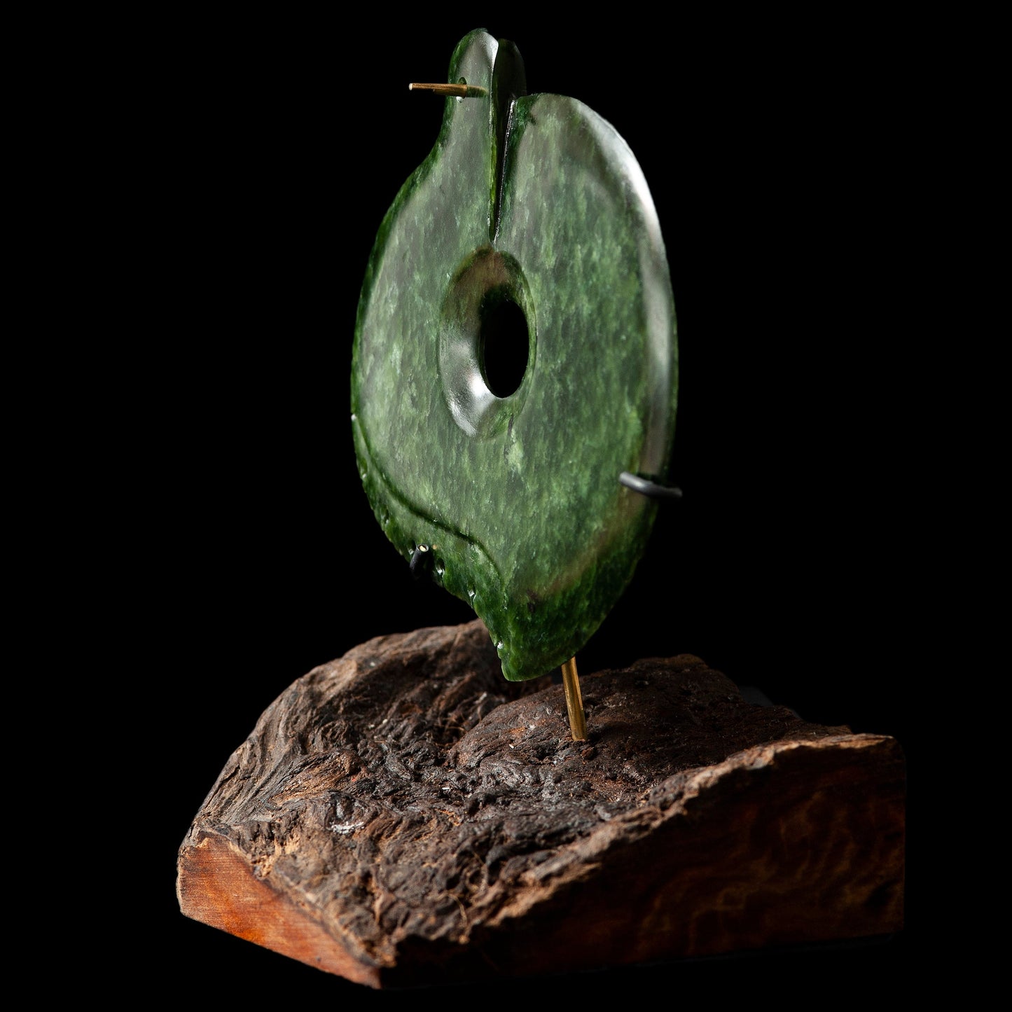 Pounamu disc Form sculpture by Alex Sands