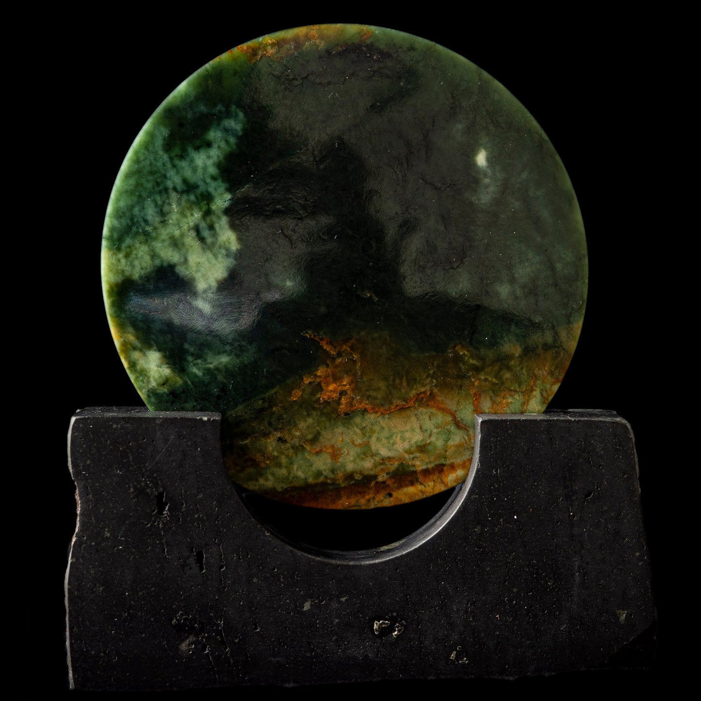 Pounamu Disc sculpture by Alex Sands