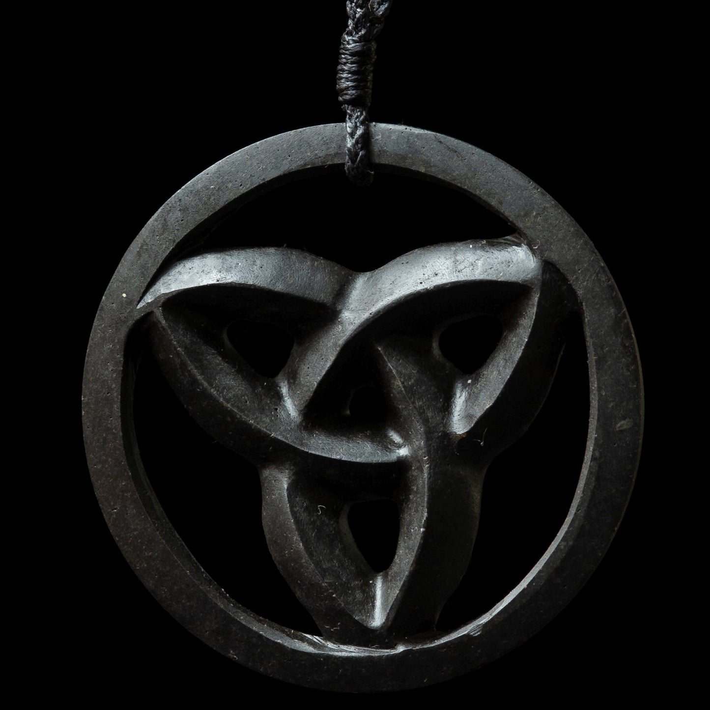 Onewa triquetra by Alex Sands Pendant