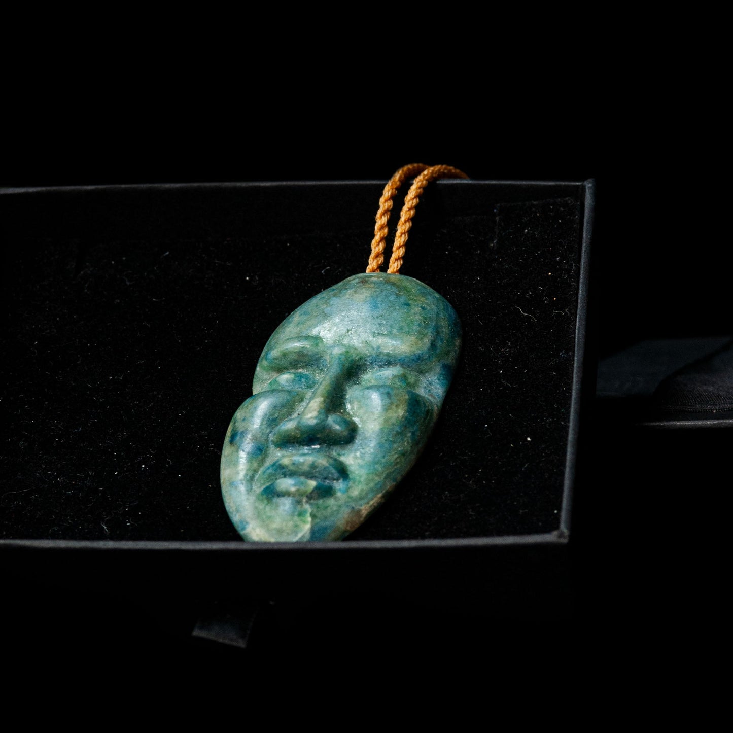 Aotea Wheku form pendant