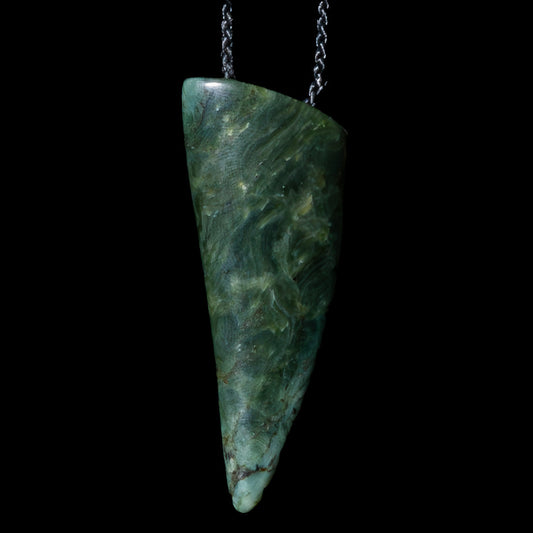 Pounamu Rei Niho (tooth) Pendant