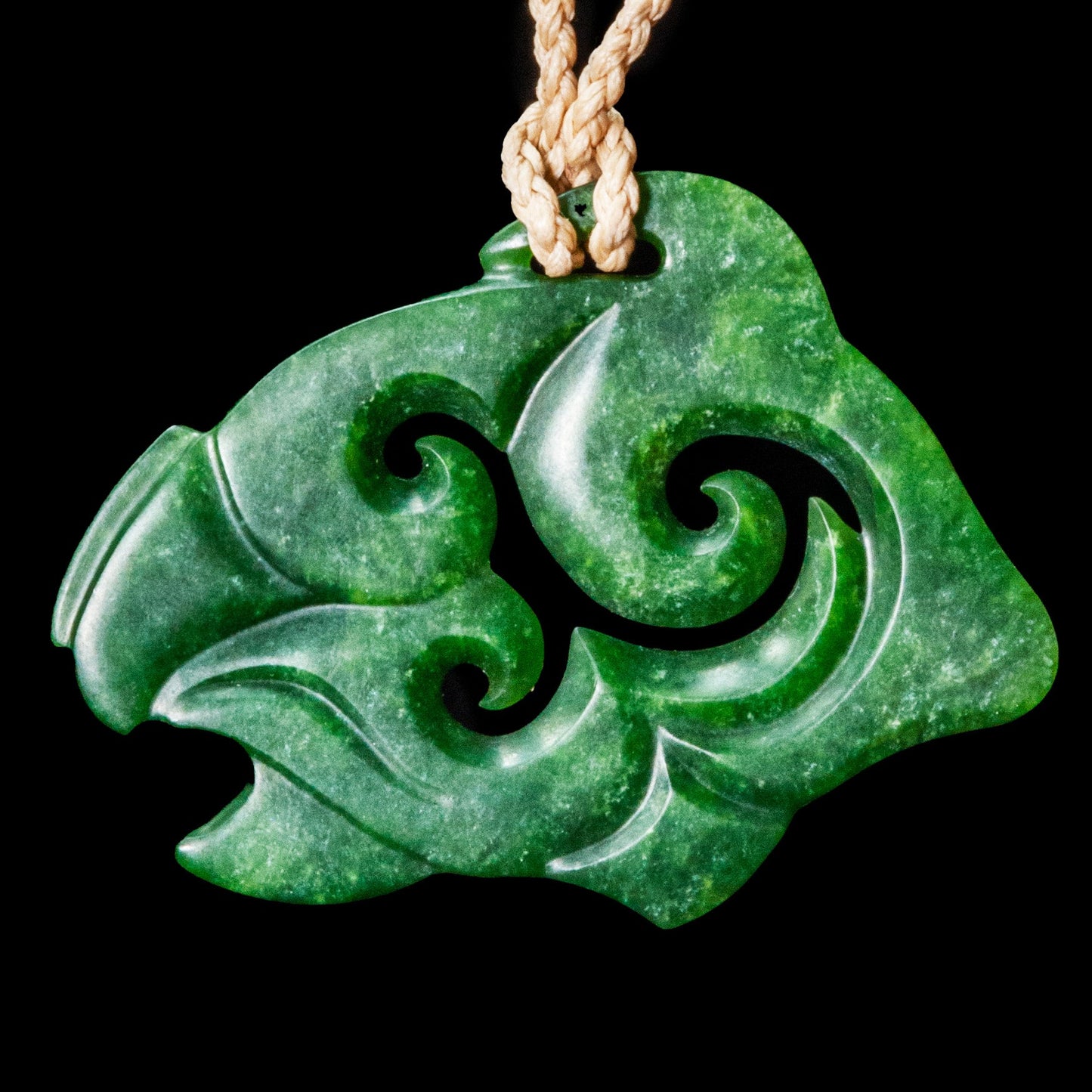 Intricate ngohi (fish) carving by Nick Balme Pendant