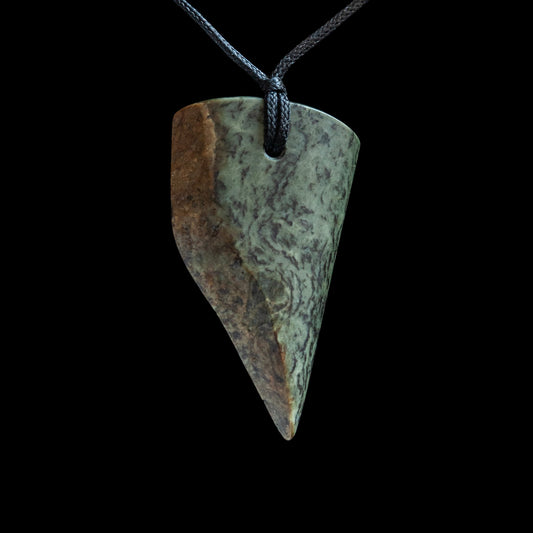 Jade niho handcrafted pendant Necklace