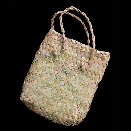 Traditional Style Presentation Pouch Medium = 110mm Long (4.3") Kete
