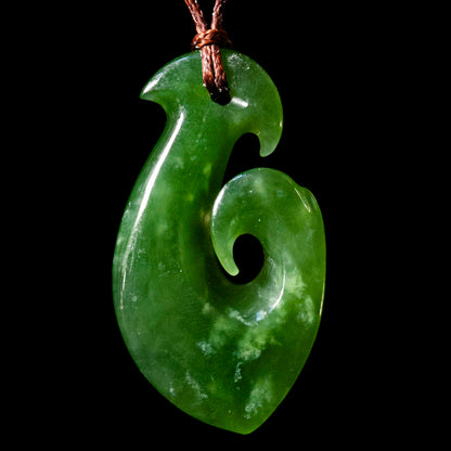 Pounamu Matau, hand crafted by Luke Gardiner Pendant