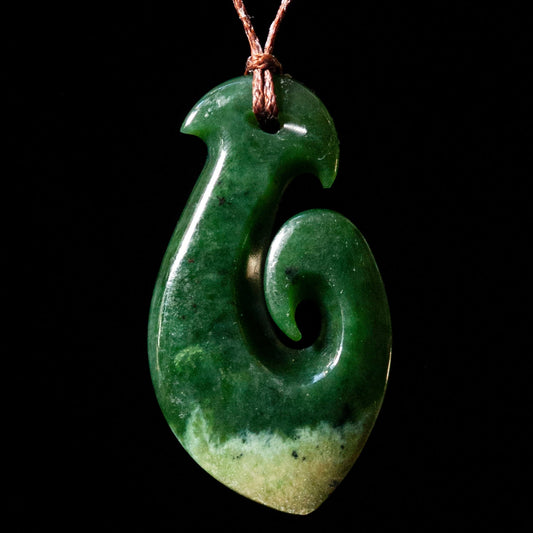 Pounamu Matau, hand crafted by Luke Gardiner Pendant
