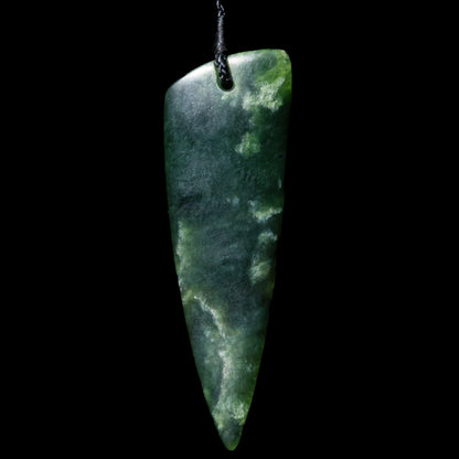 Pounamu Rei Niho (tooth) Pendant